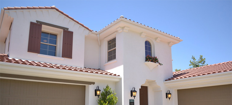 A nice looking building with a nice looking roof